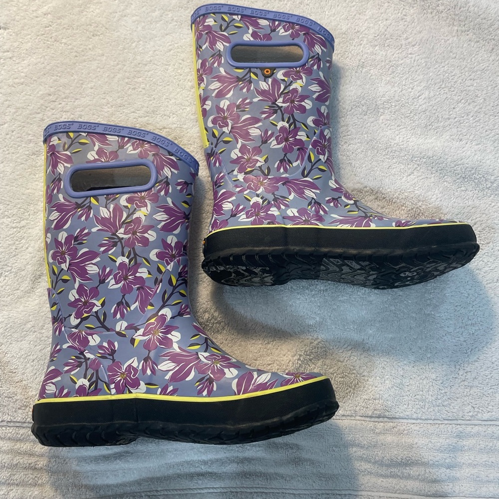 BOGS rain boots in Periwinkle Magnolia Print - girls size 3 - Picture 3 of 7